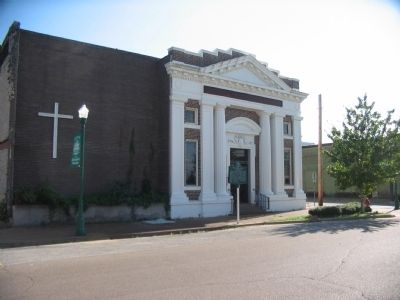 Planters Bank Building and Marker. Click for full size. Planters Bank Building and Marker image. Click for full size.
