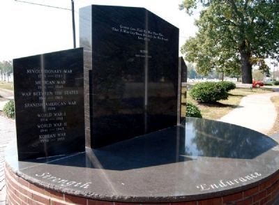Belton Veterans Monument -<br>Rear Left image. Click for full size.