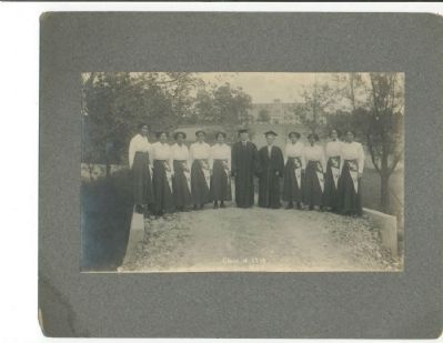 Ingleside Seminary Class of 1913 image. Click for full size.