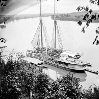 Drewry's Bluff, Va. Federal transports with cargoes of artillery on the James. Click for full size. Drewry's Bluff, Va. Federal transports with cargoes of artillery on the James image. Click for full size.