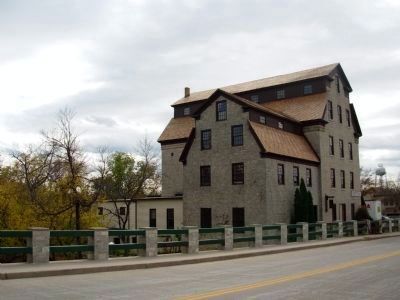 Cedarburg Mill image. Click for full size.