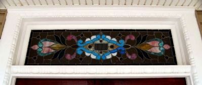 115 Broadus Avenue (ca. 1900) -<br>Leaded Glass Transom. Click for full size. 115 Broadus Avenue (ca. 1900) -<br>Leaded Glass Transom image. Click for full size.