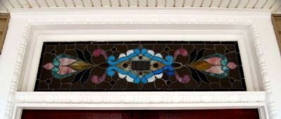115 Broadus Avenue (ca. 1900) -<br>Leaded Glass Transom image. Click for full size.