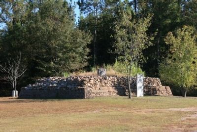 Center of Alabama Monument. Click for full size. Center of Alabama Monument image. Click for full size.