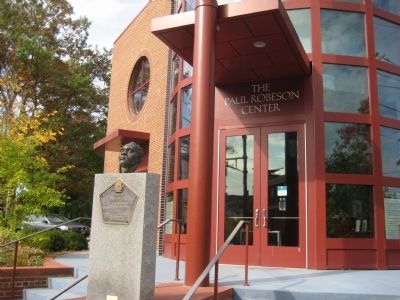 Paul Robeson Marker in front of The Paul Robeson Center image. Click for full size.