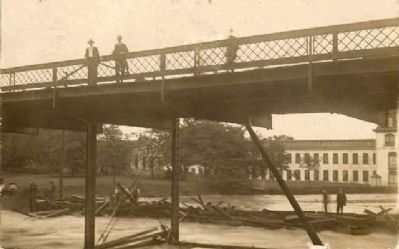 Camperdown Mill No. 2 -<br>Iron Footbridge. Click for full size. Camperdown Mill No. 2 -<br>Iron Footbridge image. Click for full size.