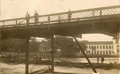 Camperdown Mill No. 2 -<br>Iron Footbridge image. Click for full size.