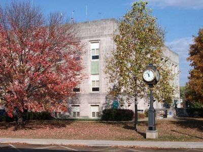 South / East Corner - - Fountain County Courthouse image. Click for full size.