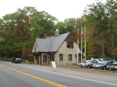 Bear Mountain Bridge Toll House image. Click for full size.