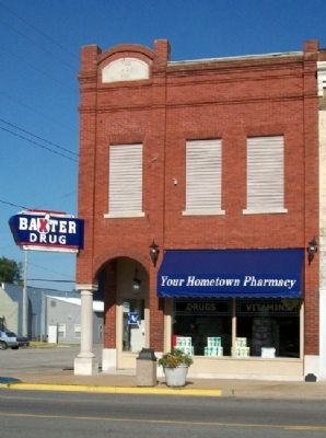 Former Post Office and Odd Fellows Lodge image. Click for full size.