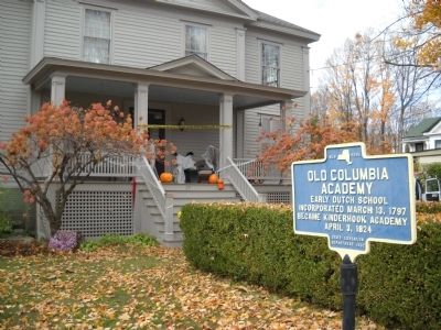 Marker in Kinderhook image. Click for full size.