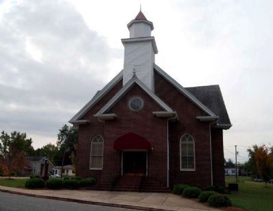 Chiquola United Methodist Church -<br>North Facade image. Click for full size.