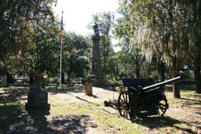 Confederate Monument and Memorial In the Live Oak Cemetery image. Click for full size.