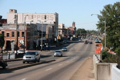Looking North Along Broad Street (U.S. Highway 80) image. Click for full size.
