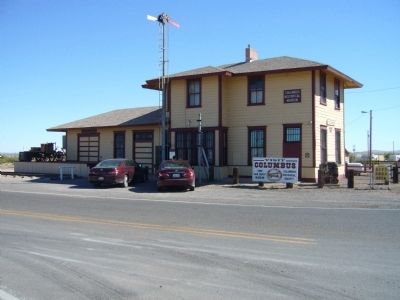 Southern Pacific Railroad Depot image. Click for full size.