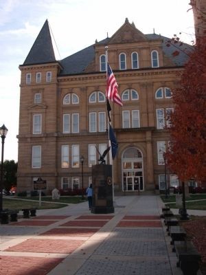 Veterans Memorial -and- Front Entrance of Tipton County Courthouse image. Click for full size.