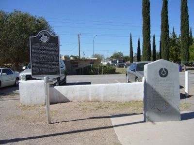 Socorro Marker (on the right) image. Click for full size.