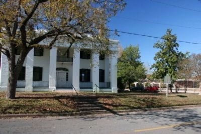 Bluff Hall & Marker. Click for full size. Bluff Hall & Marker image. Click for full size.