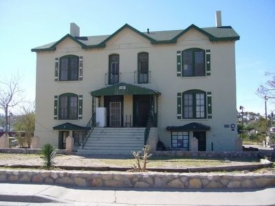 Fort Bliss Officers' Quarters image. Click for full size.