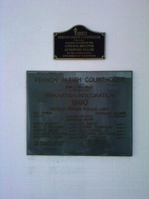 Vernon Parish Courthouse image. Click for full size.