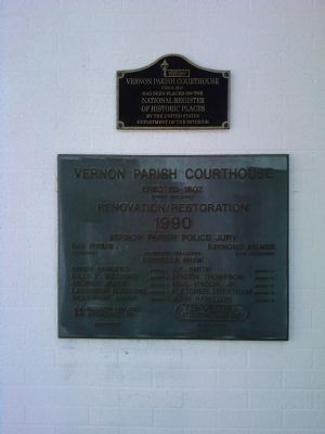 Vernon Parish Courthouse. Click for full size. Vernon Parish Courthouse image. Click for full size.