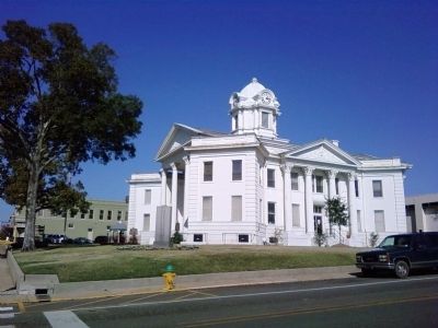Vernon Parish Courthouse. Click for full size. Vernon Parish Courthouse image. Click for full size.