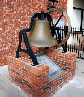 Chiquola Baptist Church Bell and Marker image. Click for full size.