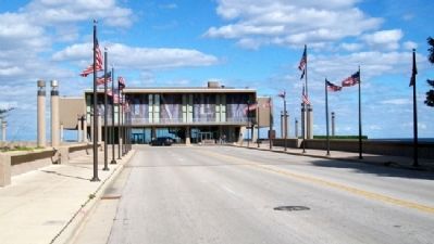 Milwaukee County War Memorial image. Click for full size.