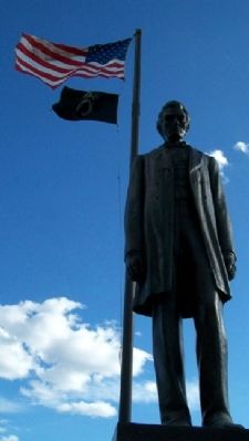 Abraham Lincoln Statue image. Click for full size.