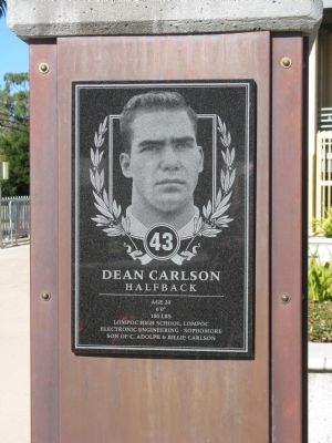 Dean Carlson - Halfback - 43 image. Click for full size.