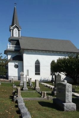 Lewes Presbyterian Church and southside cemetery grounds image. Click for full size.