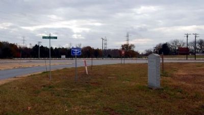 Beattie E. Huff Highway Marker<br>Intersection of US 25 and Old Buncombe Road image. Click for full size.