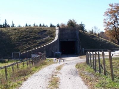 Fort Saulsbury Bunker image. Click for full size.