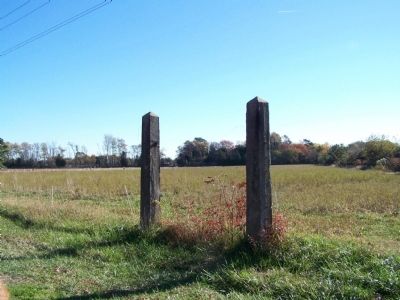Fort Saulsbury Gate Posts image. Click for full size.