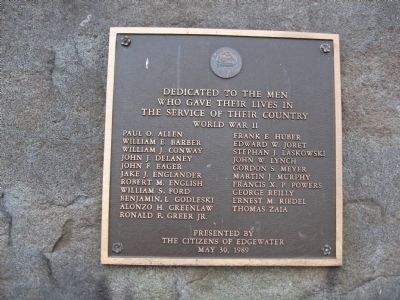 World War II Plaque on Back image. Click for full size.