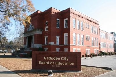 Eleventh Street School now serves as the offices of the Gadsden City Board of Education image. Click for full size.