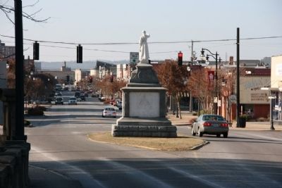 Looking West Along Broad Street, Gadsden, Alabama image. Click for full size.