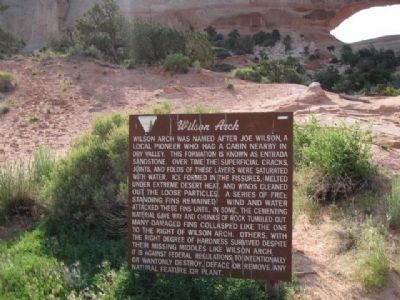 Wilson Arch and Marker image. Click for full size.