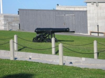 Fort Henry Cannon image. Click for full size.