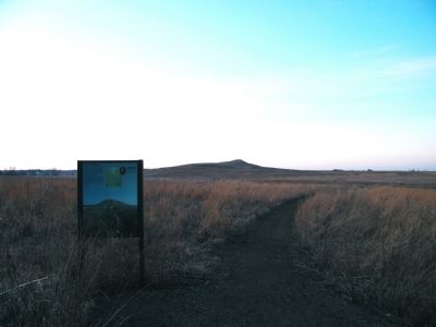 Hiking trail to Spirit Mound image. Click for full size.