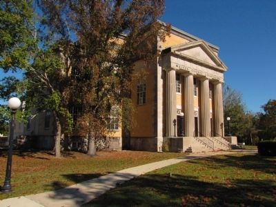 Walton County Courthouse image. Click for full size.
