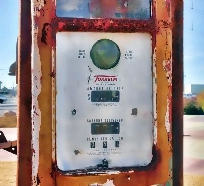 Morcomb's Service Station Gas Pump image. Click for full size.