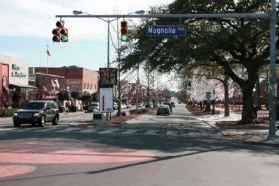 Auburn - Alabama Marker stands in the median on College Street on the left of the photo image. Click for full size.