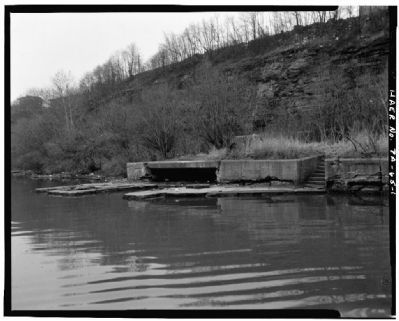 Davis Island Dam & Lock No. 1, Ohio River, mile 4.7 on right bank. image. Click for full size.