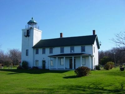 Horton Point Lighthouse. Click for full size. Horton Point Lighthouse image. Click for full size.