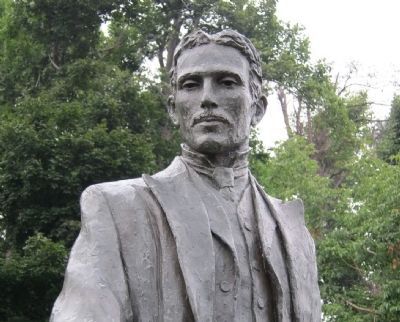 Closeup of Nikola Tesla statue image. Click for full size.
