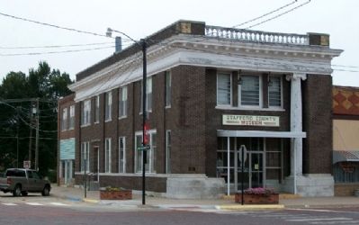Farmers National Bank and Marker. Click for full size. Farmers National Bank and Marker image. Click for full size.