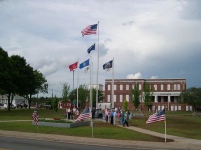 Completed Ware Shoals Veterans Memorial image. Click for full size.