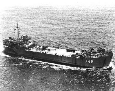 USS <i>'Dunn County'</i> (LST-742) underway during the 1950s. image. Click for full size.