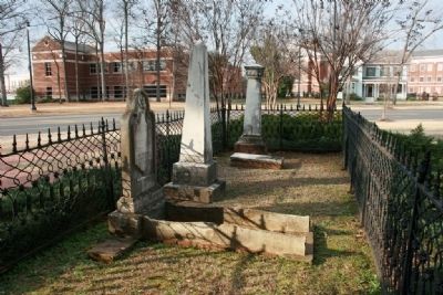 The Pratt Family Cemetery and the unmarked burial sites of the mentioned persons. image. Click for full size.